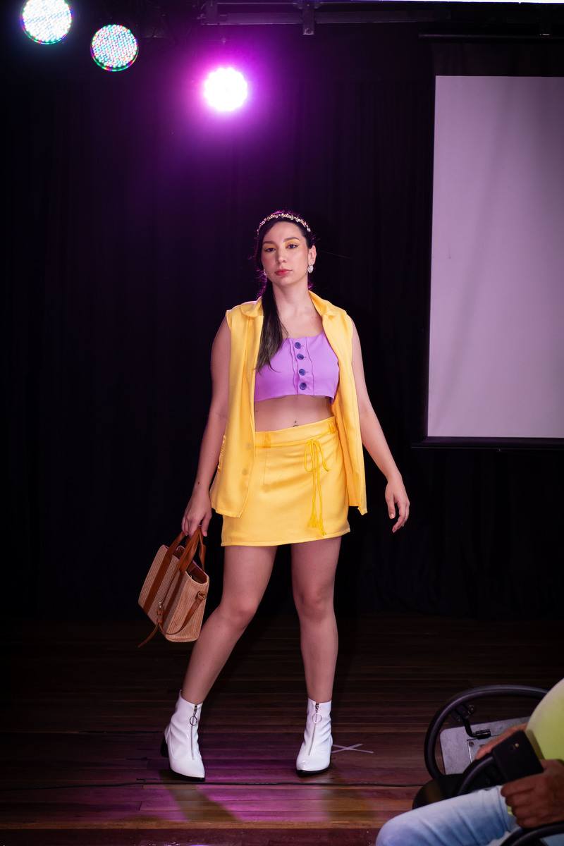 Desfile Fashion Day Faculdade da Costura no Teatro de Bolso de Uberlândia Desfile no teatro de Bolso de Uberlândia no Fashion Day Faculdade da Costura