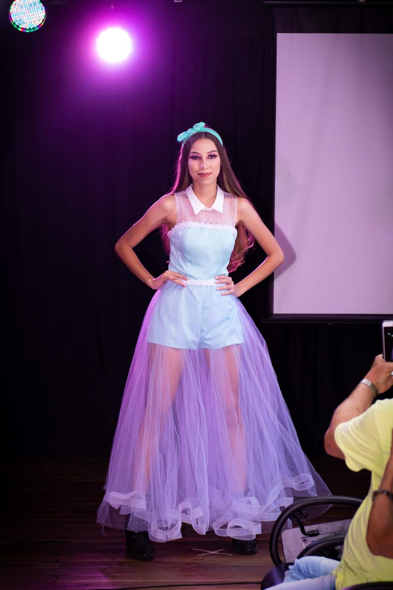 Desfile Fashion Day Faculdade da Costura no Teatro de Bolso de Uberlândia Desfile na passarela no Fashion Day Faculdade da Costura